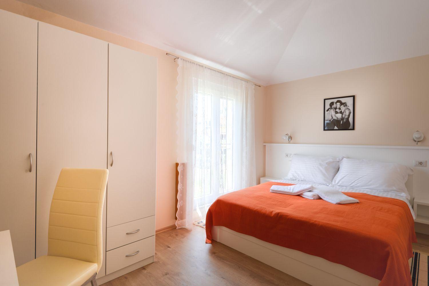 Bezauberndes Mit Grossem Pool, Privatem Balkon, Bbq, Nur 800 Meter Zum Apartment *