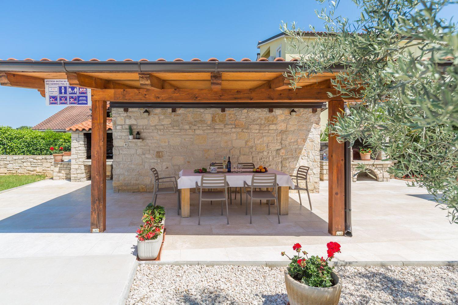 Apartment Bezauberndes Mit Grossem Pool, Privatem Balkon, Bbq, Nur 800 Meter Zum *